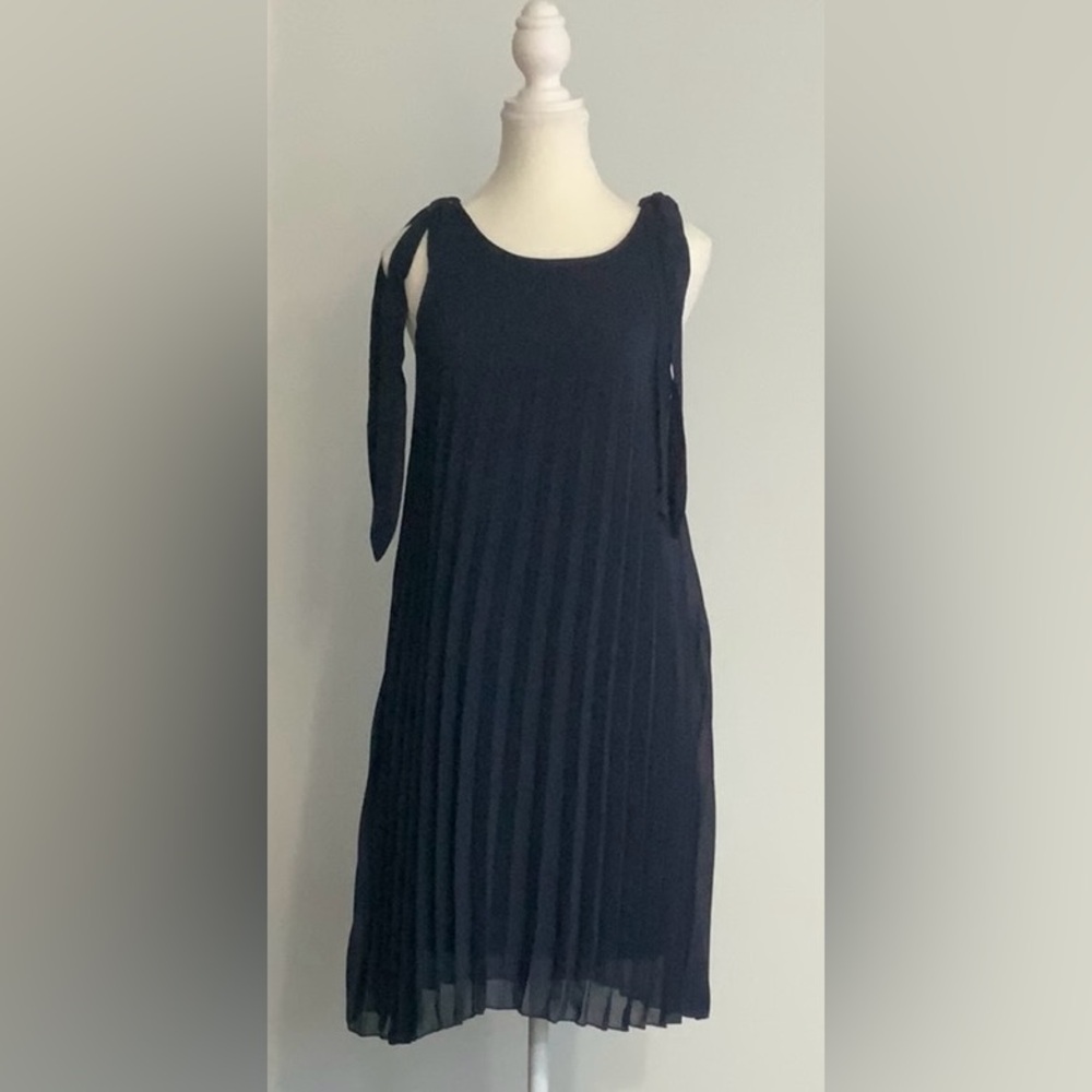 NWT FEMME Elegant Navy Sleeveless Dress. Size OS. Made in Italy.